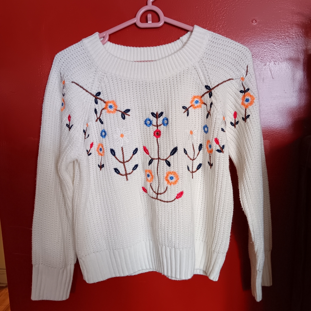 Floral Embroidered White Sweater